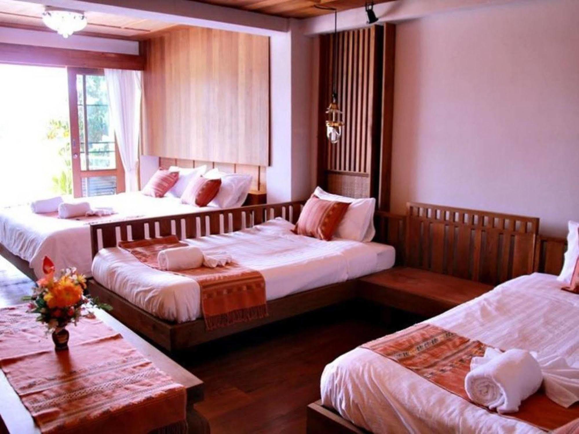 River Bank Resort Mae Sariang Exteriör bild